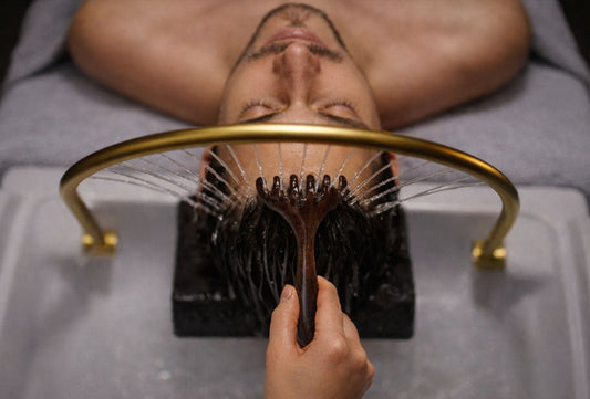 Head Spa à Paris : le guide complet du soin du cuir chevelu, entre relaxation profonde et régénération capillaire
