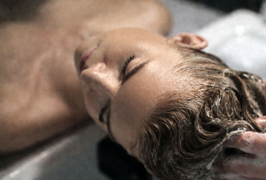 Head Spa à l'Arc d'Eau Filtrée - Renaissance Capillaire